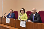 Education Minister of Orenburg region Vyacheslav Labuzov, OSU Rector Zhanna Ermaokova and Governor of Orenburg region Yuriy Berg.     [108 Kb]