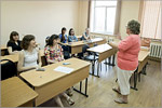 Kathryn Rexford holding an advanced teachers training course at the Faculty of Philology and Journalism.     [161 Kb]