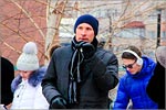 Opening of a student's Christmas tree at OSU.     [114 Kb]