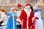 Opening of a student's Christmas tree at OSU.     [159 Kb]