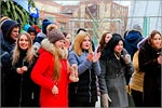 Opening of a student's Christmas tree at OSU.     [128 Kb]