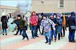 Opening of a student's Christmas tree at OSU.     [153 Kb]