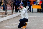 Opening of a student's Christmas tree at OSU.     [126 Kb]