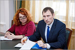 Zhanna Ermakova, OSU rector, meets with Artem Azhgirevich, REU Senior Deputy of Executive Director.     [142 Kb]